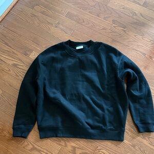 Comfrt Black Crewneck Sweatshirt